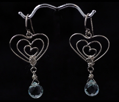 heart earrings 6x4_0.jpg